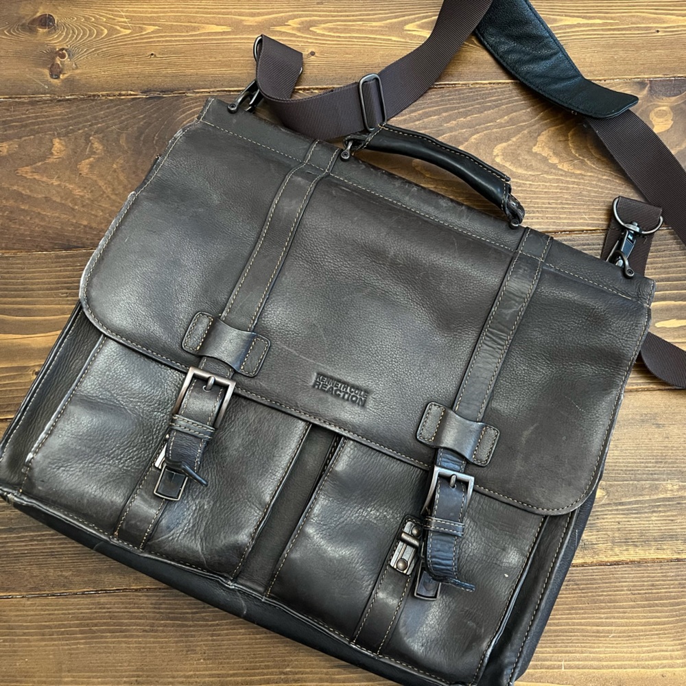 Kenneth Cole Reaction Men’s Leather Messenger Bag